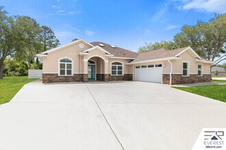 2 Lee Pl in Palm Coast, FL - Building Photo - Building Photo