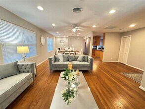 4005 Nenana Dr in Houston, TX - Building Photo - Building Photo
