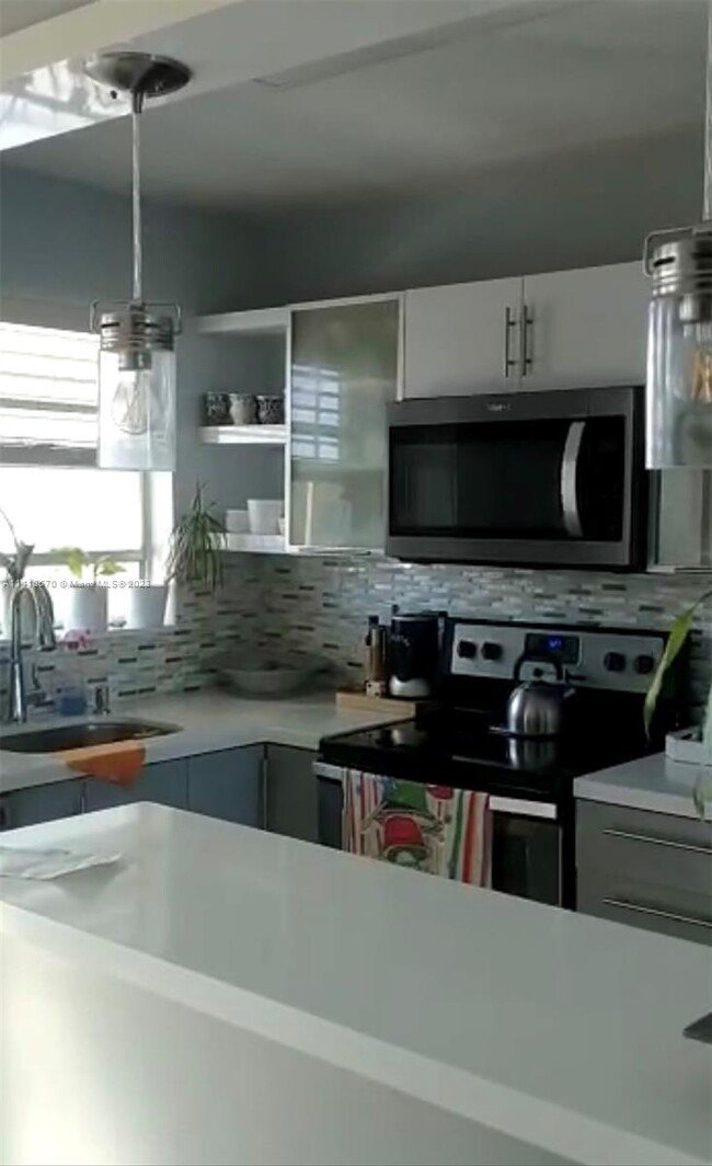 8100 Sunrise Lakes Blvd, Unit 312