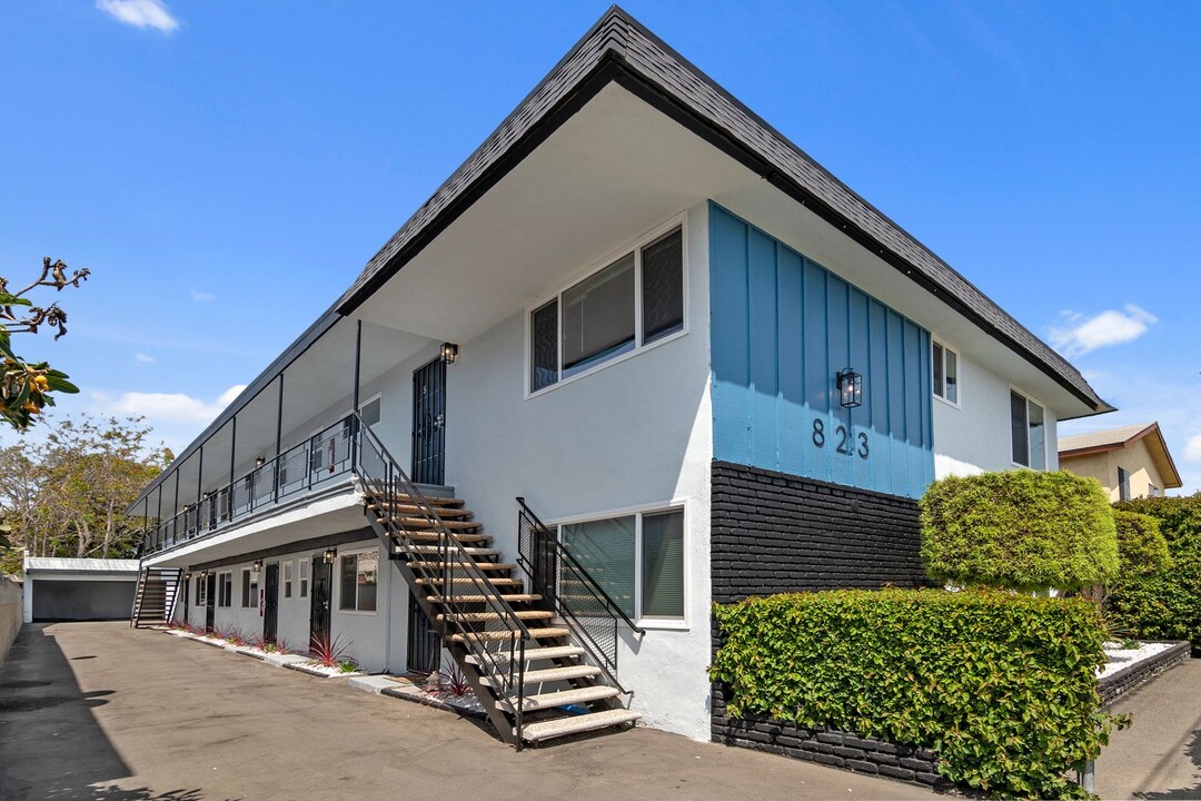 823 N Lagoon Ave in Los Angeles, CA - Building Photo