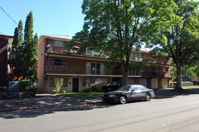 1925 NE 19th Ave in Portland, OR - Foto de edificio - Building Photo