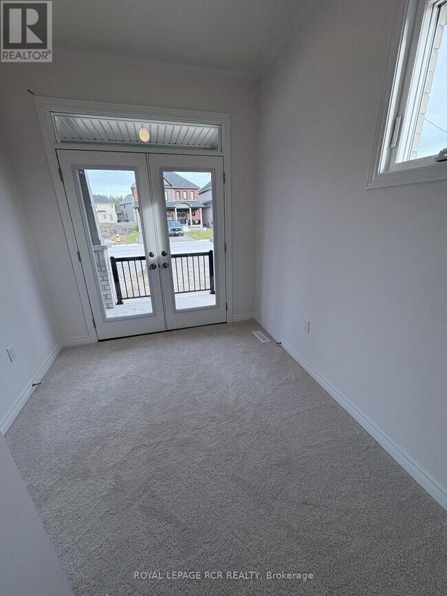 60 Baycroft Blvd in Essa, ON - Building Photo - Building Photo