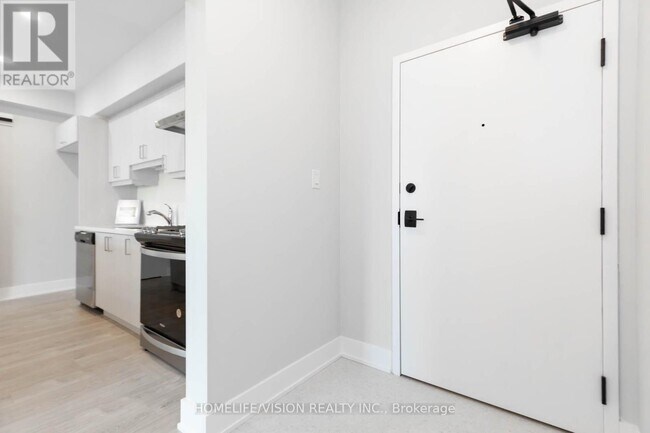 1-411 Chef Ln in Barrie, ON - Building Photo - Building Photo