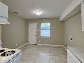 1303 Cardinal Dr in Ennis, TX - Building Photo - Building Photo