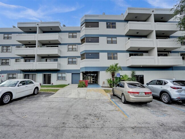 1891 N 61st Ave in Hollywood, FL - Building Photo - Building Photo