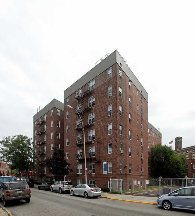 Pineville House in Elmhurst, NY - Building Photo