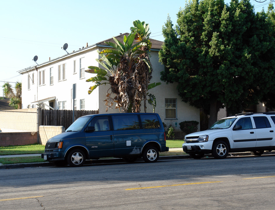 618 W Queen St in Inglewood, CA - Building Photo