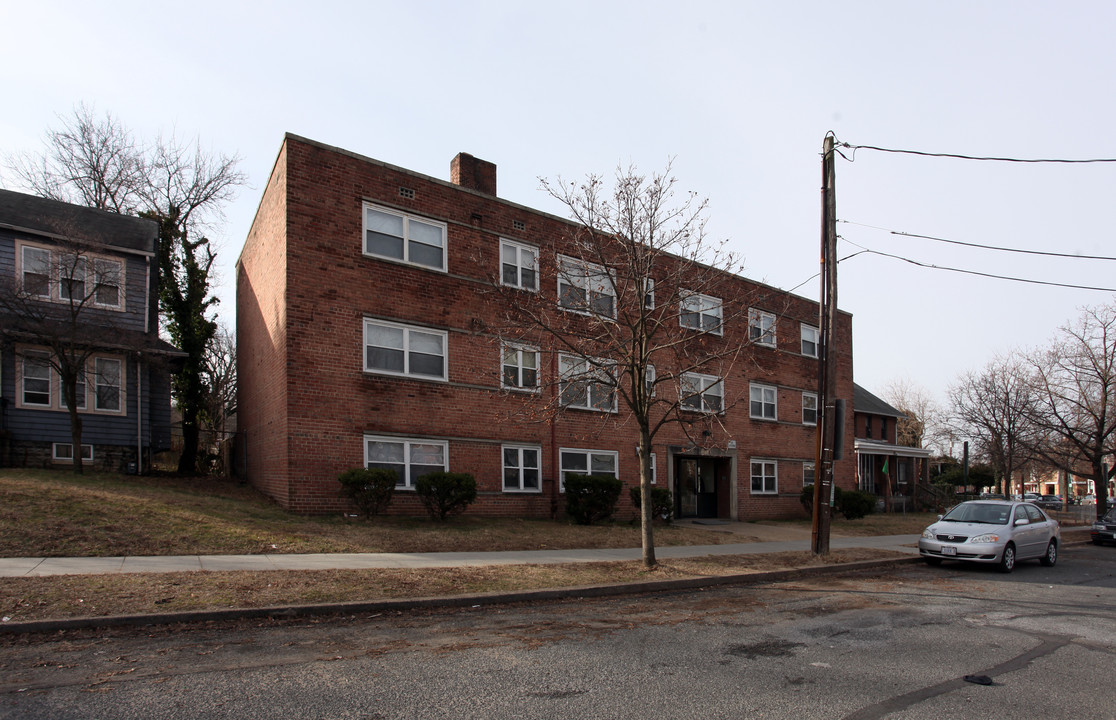 1509 T ST Apartments in Washington, DC - Building Photo