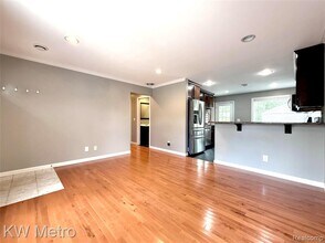 15925 W 14 Mile Rd in Beverly Hills, MI - Building Photo - Building Photo
