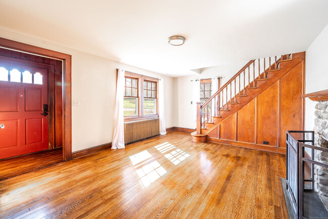 14 Ironworks Hill Rd in Brookfield, CT - Building Photo - Building Photo