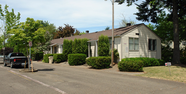 Pickford Place Apartments in Corvallis, OR - Building Photo - Building Photo