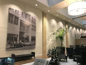 127 N Tryon St, Unit 408 in Charlotte, NC - Building Photo - Building Photo