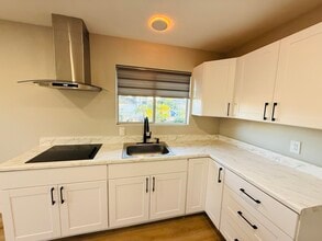 6186 Daisy Pl in San Diego, CA - Building Photo - Building Photo