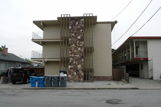 142 Santa Lucia Ave in San Bruno, CA - Building Photo - Building Photo