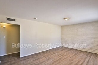 1947 E Greenway Dr in Tempe, AZ - Building Photo - Building Photo