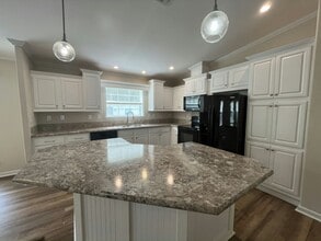 115 Poinsettia Dr in Leesburg, FL - Building Photo - Building Photo