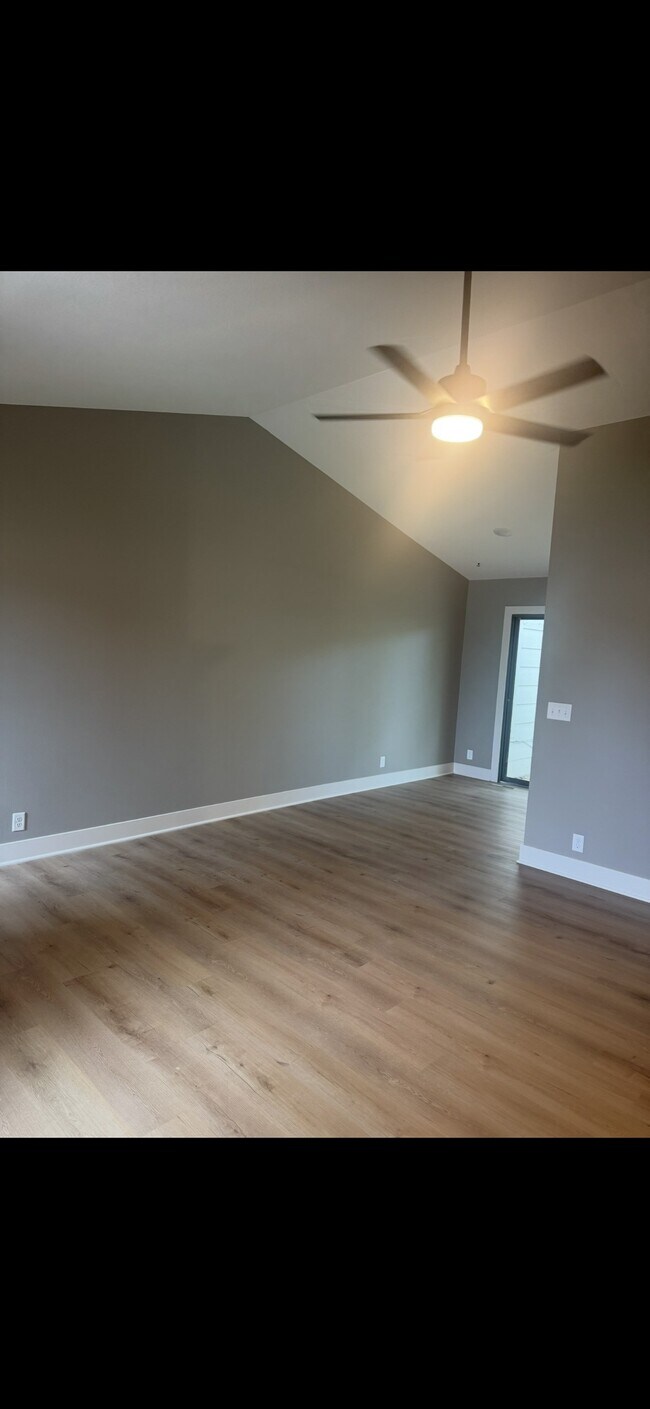 213 S Lark Ln in Wichita, KS - Building Photo - Building Photo