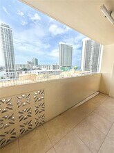 1833 S Ocean Dr, Unit 1707 in Hallandale Beach, FL - Building Photo - Building Photo