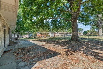 2220 Argo Dr in Florissant, MO - Building Photo - Building Photo