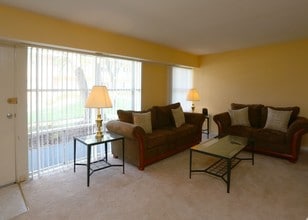 Belcrest Plaza in Hyattsville, MD - Building Photo - Building Photo