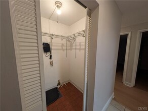 273 Watertree Dr in East Syracuse, NY - Building Photo - Building Photo