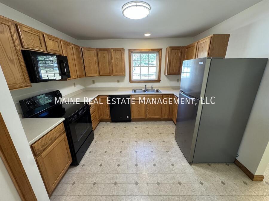 32 Emerson Mill Rd in Hampden, ME - Building Photo