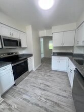 276 Old Loudon Rd in Latham, NY - Building Photo - Building Photo