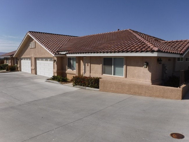 4 Unit Multifamily in Apple Valley, CA - Building Photo - Building Photo