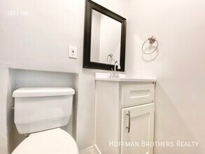 5716 La Mirada Ave, Unit 3 in Los Angeles, CA - Building Photo - Building Photo