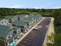 Quarters East Lansing Cottages in East Lansing, MI - Foto de edificio - Building Photo