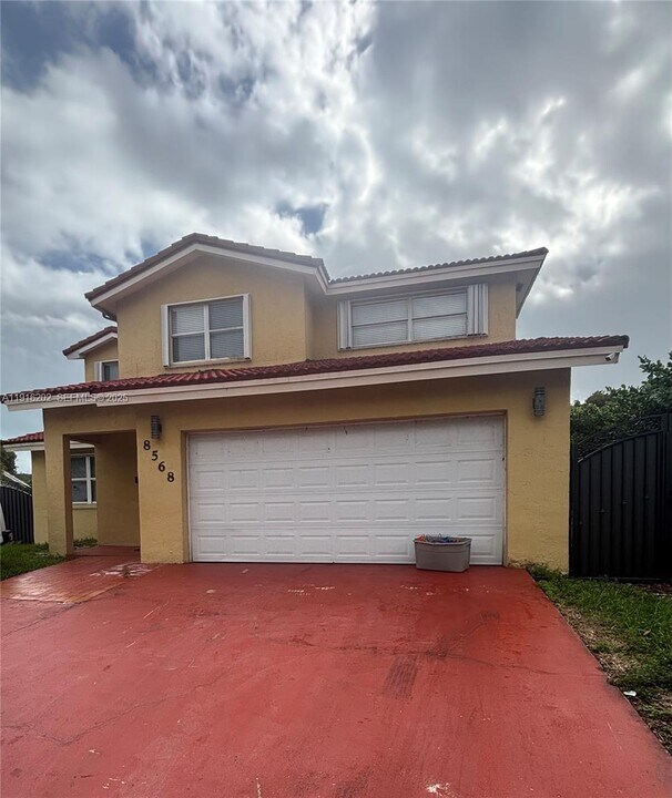 8568 SW 211th Terrace in Cutler Bay, FL - Building Photo
