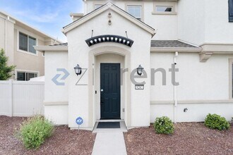 9287 Mystic Lake Alley in Sacramento, CA - Building Photo - Building Photo