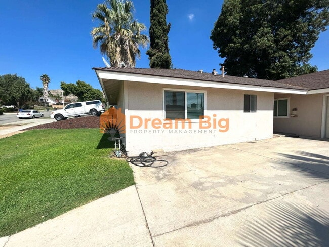 property at 3152 Newell Dr