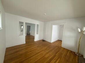 137 Mills St, Unit #1 in Malden, MA - Building Photo - Building Photo