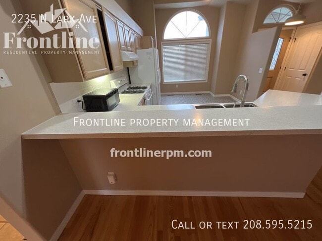 2235 N Lark Ave in Meridian, ID - Building Photo - Building Photo