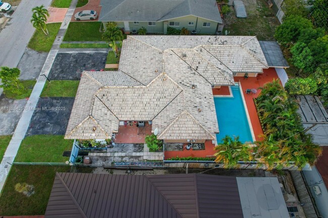 property at 326 E 34th St