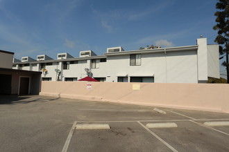 501 Center Street in El Segundo, CA - Building Photo - Building Photo