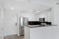 10 Aragon Ave, Unit 913 in Coral Gables, FL - Building Photo - Building Photo