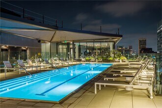 6401 Wilshire Blvd in Los Angeles, CA - Building Photo - Building Photo
