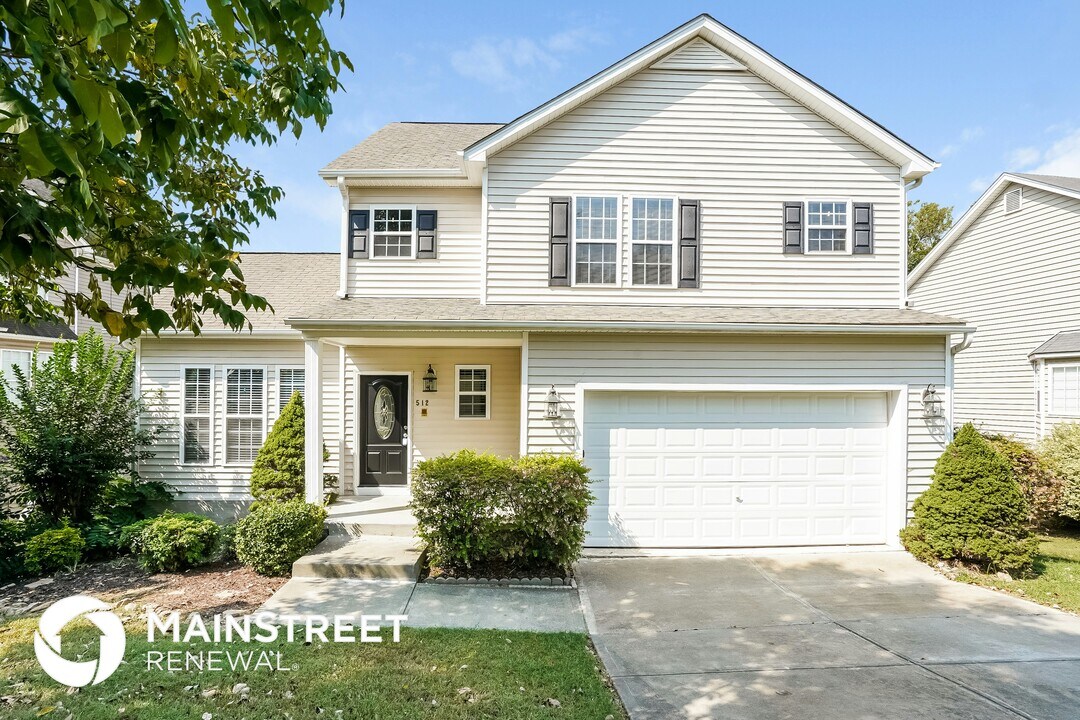 512 Deacon Ridge St in Wake Forest, NC - Foto de edificio