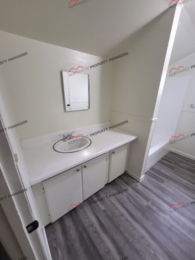 2153 Jackson Hwy in Chehalis, WA - Building Photo - Building Photo