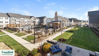 3005 Chestnut Grv Ln, Unit 6216 in Matthews, NC - Building Photo