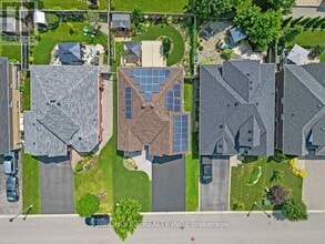 21 Ellis Cres in Kawartha Lakes, ON - Building Photo - Building Photo