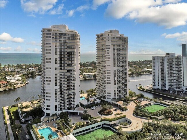3802 NE 207th St, Unit 1101 in Aventura, FL - Foto de edificio - Building Photo