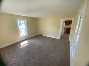 608 S Main St, Unit C in Bowling Green, OH - Building Photo - Building Photo