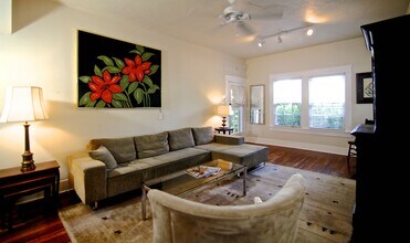 2508 Van Buren St, Unit 1 in Houston, TX - Foto de edificio - Building Photo