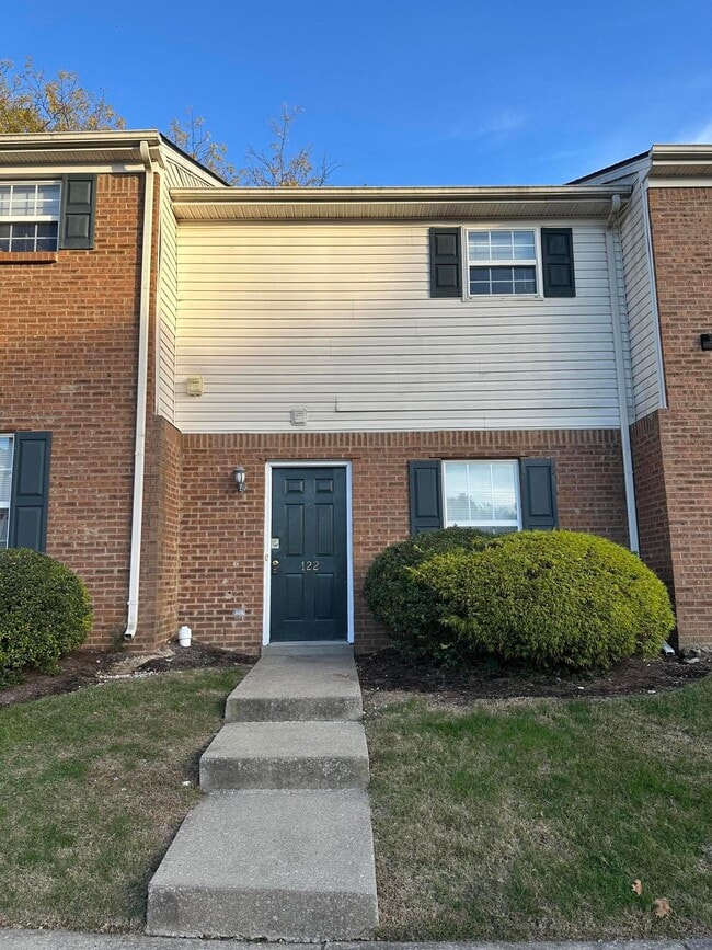 1325 Trent Blvd in Lexington, KY - Building Photo - Building Photo