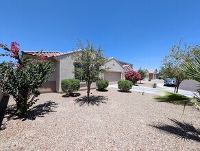 6952 W Golden Ln in Peoria, AZ - Building Photo - Building Photo