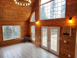 12331 E Prince of Peace Dr in Anchorage, AK - Building Photo - Building Photo