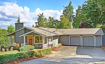 9847 NE 19th St in Bellevue, WA - Building Photo - Building Photo